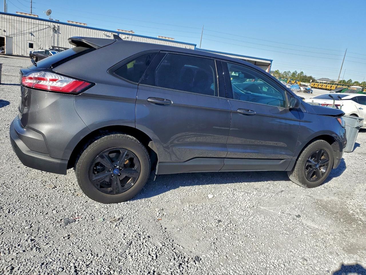 2021 FORD EDGE SE photo 3