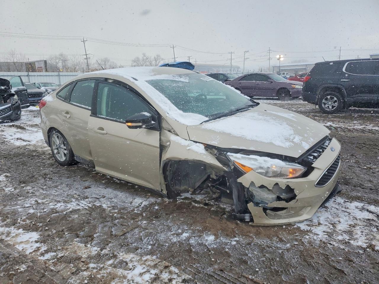 2017 FORD FOCUS SE photo 4