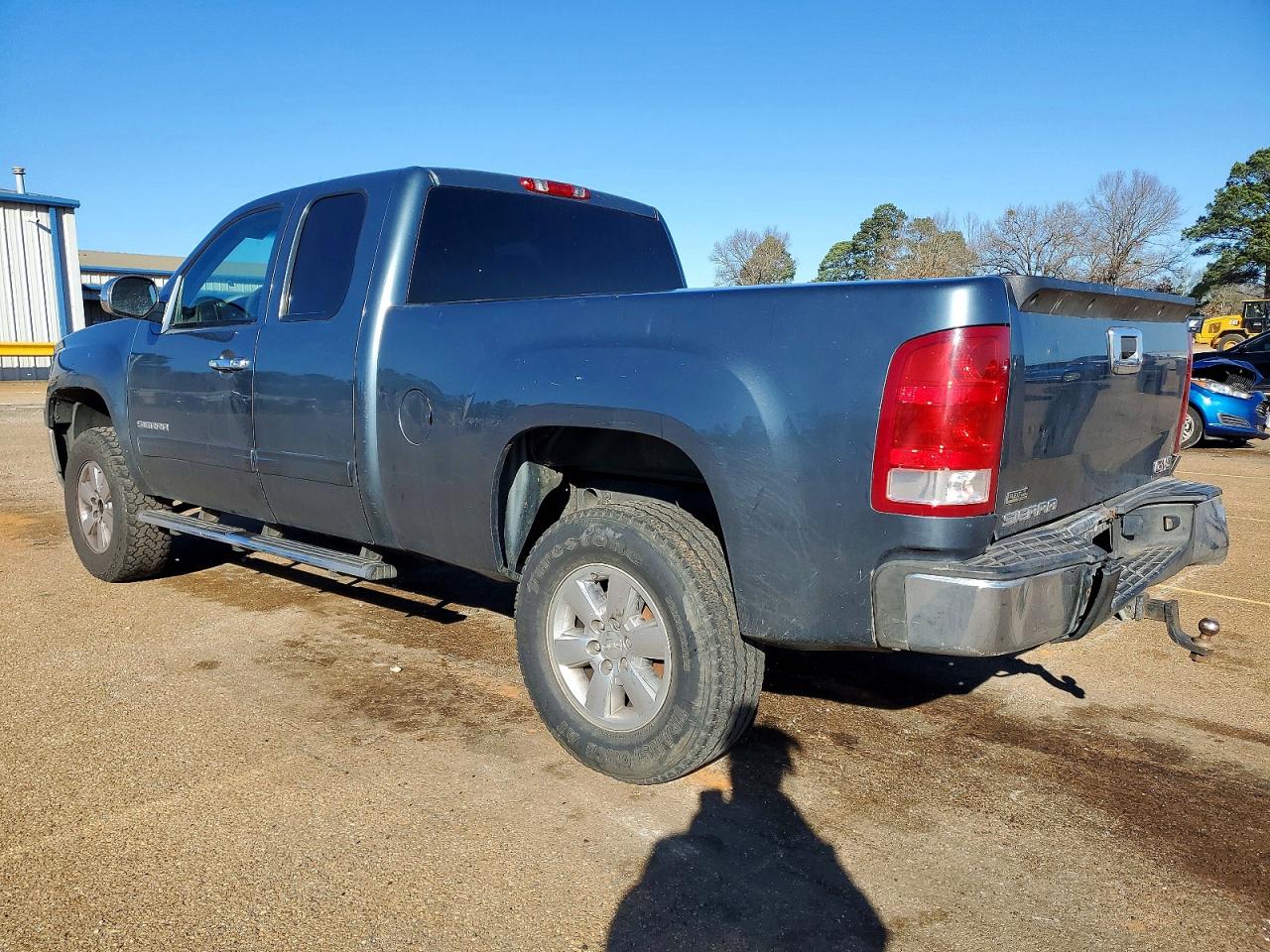 2010 GMC SIERRA C1500 SL photo 2
