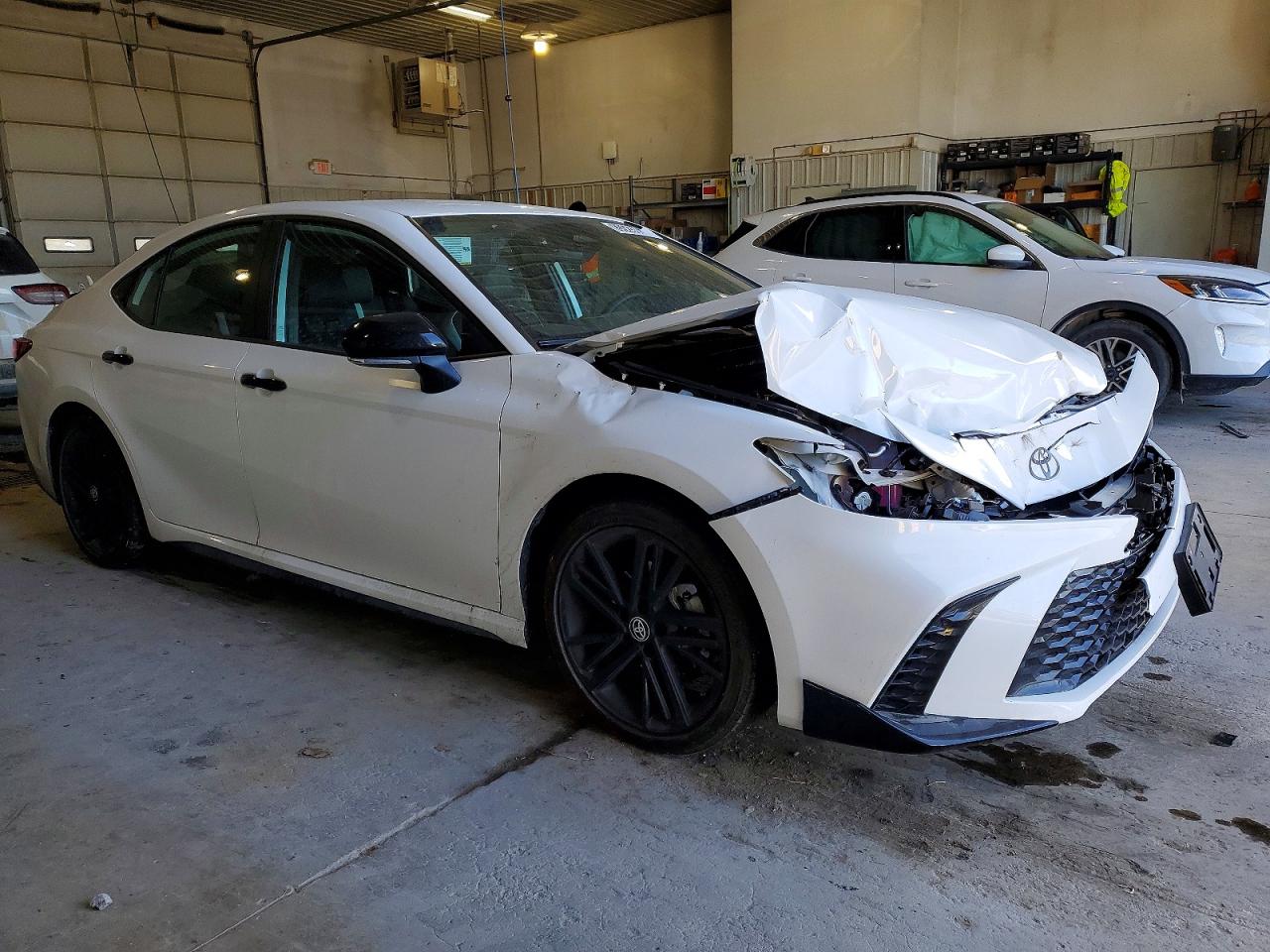 2026 TOYOTA CAMRY XSE photo 4