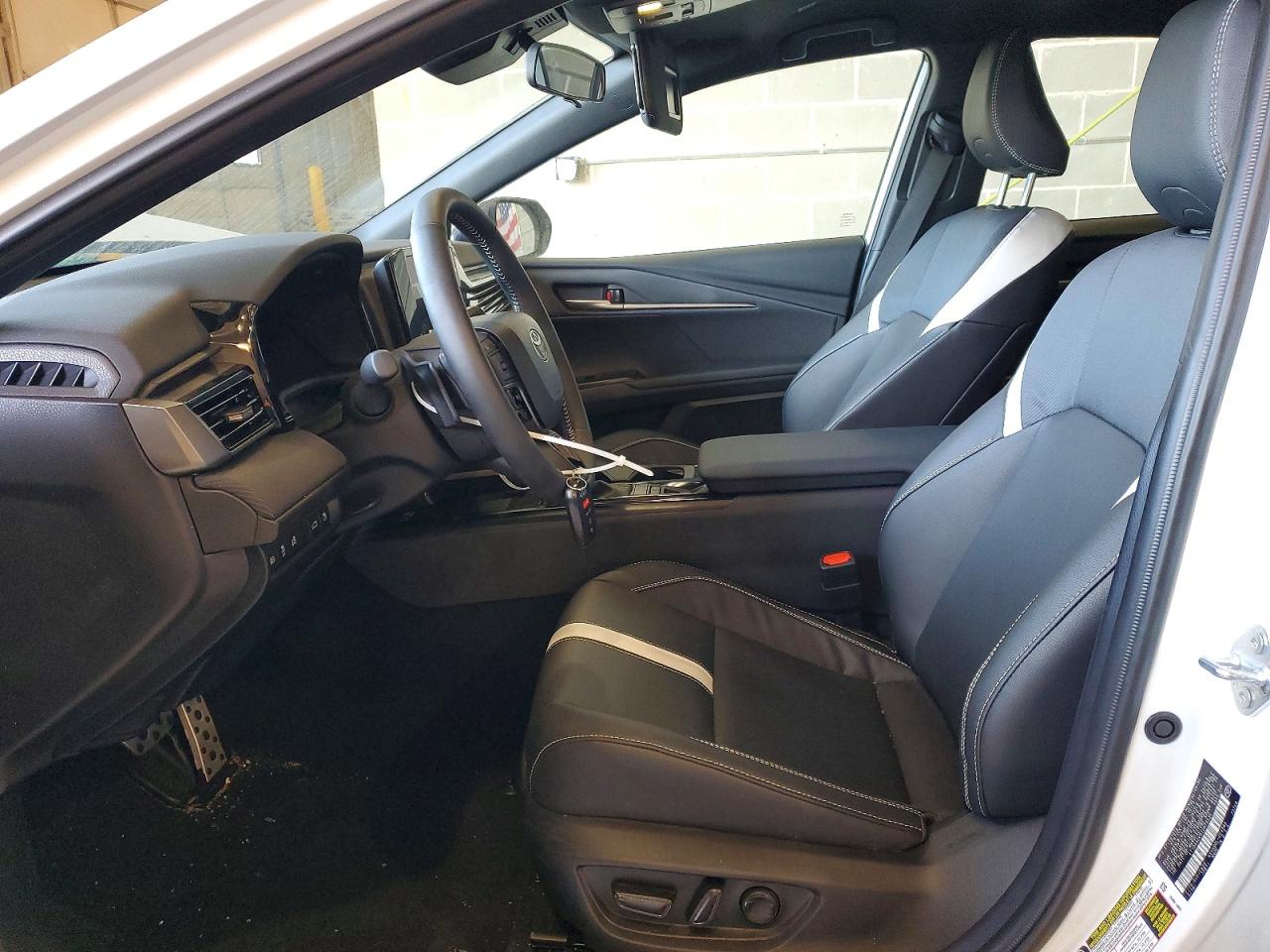 2026 TOYOTA CAMRY XSE photo 7