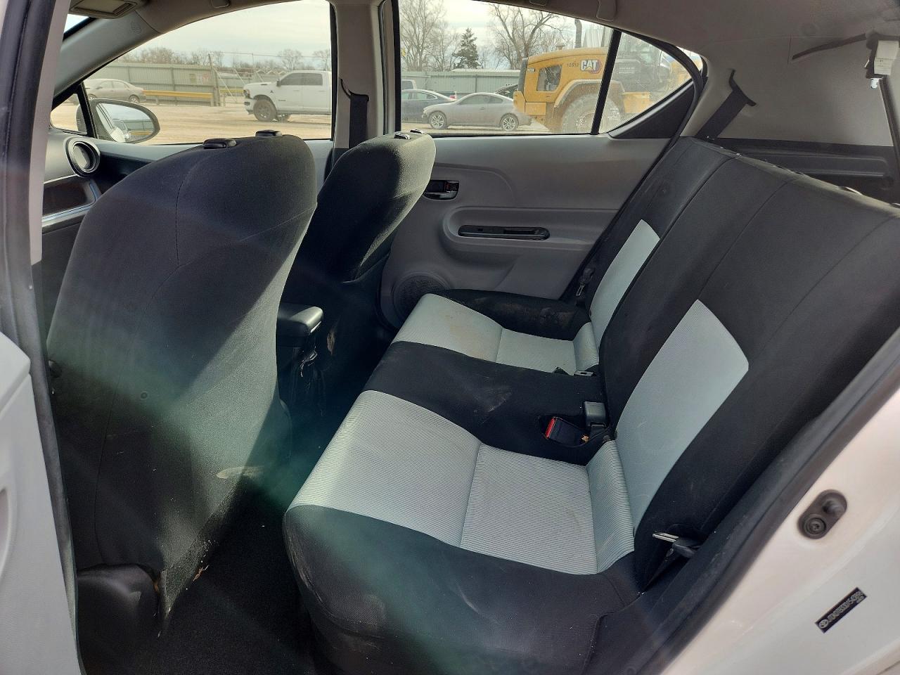 2013 TOYOTA PRIUS C photo 19