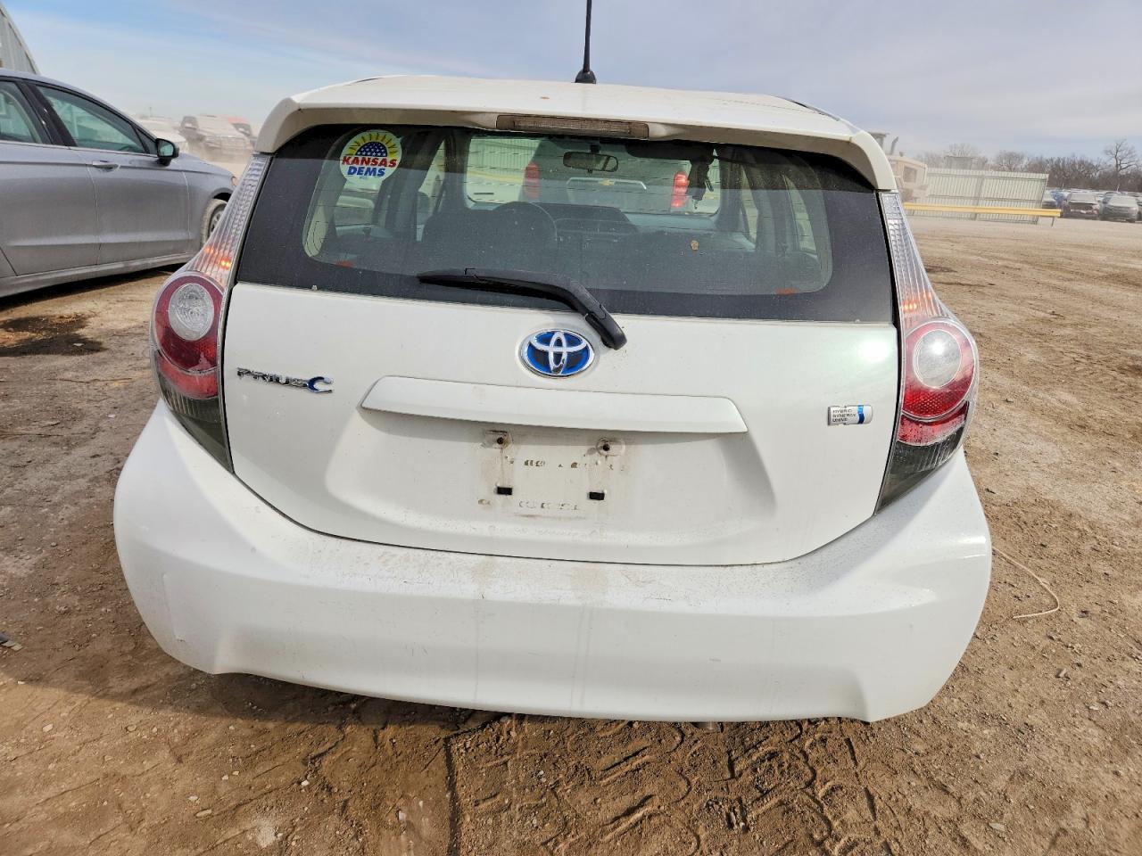 2013 TOYOTA PRIUS C photo 11