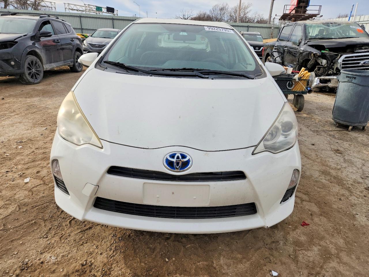 2013 TOYOTA PRIUS C photo 9