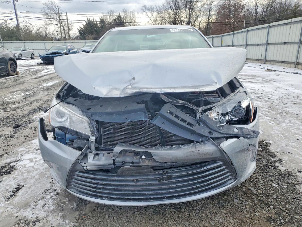 2017 TOYOTA CAMRY LE photo 5