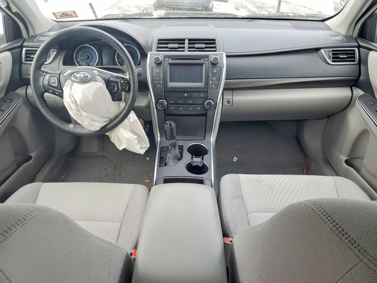 2017 TOYOTA CAMRY LE photo 8