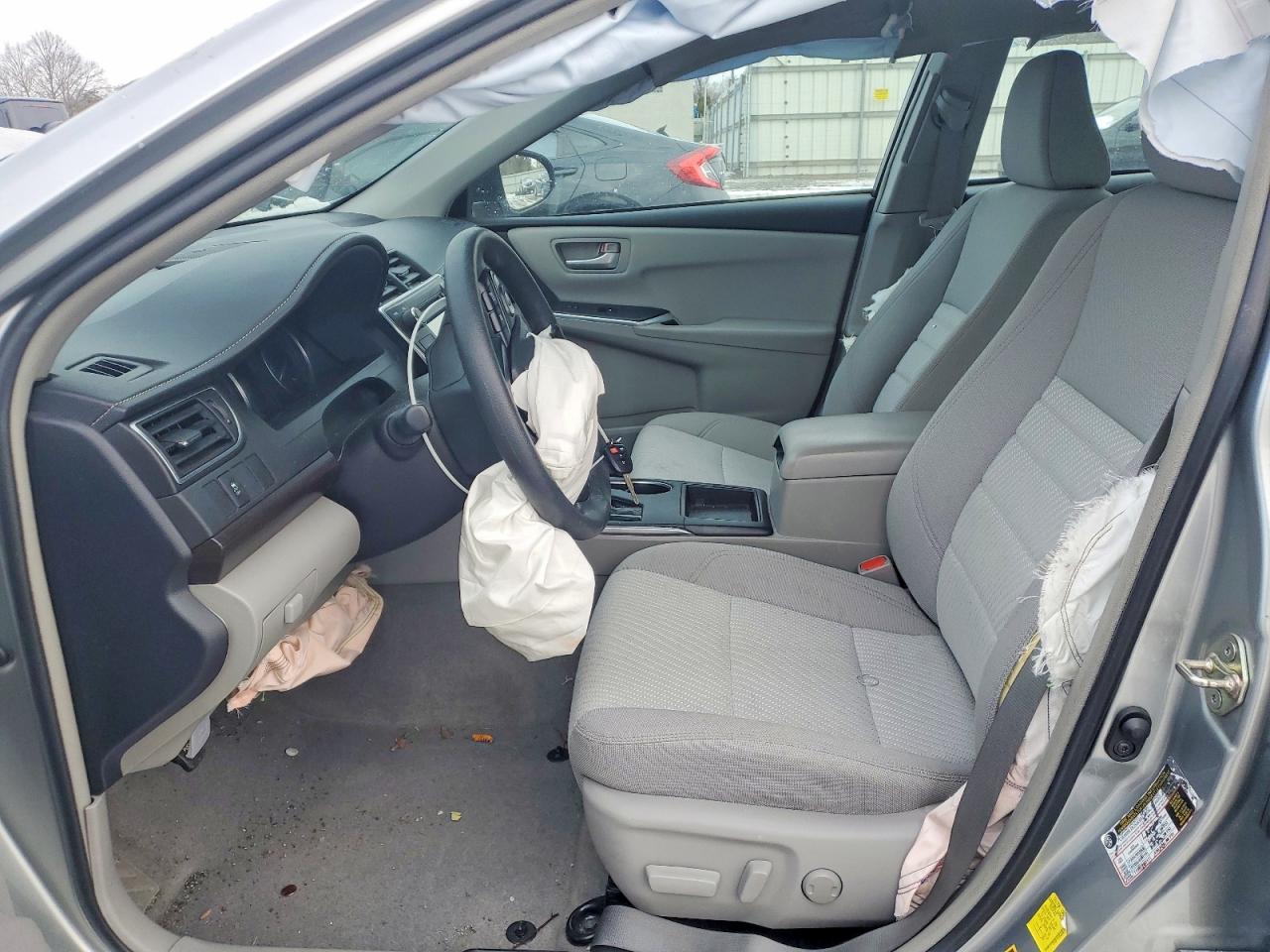 2017 TOYOTA CAMRY LE photo 7