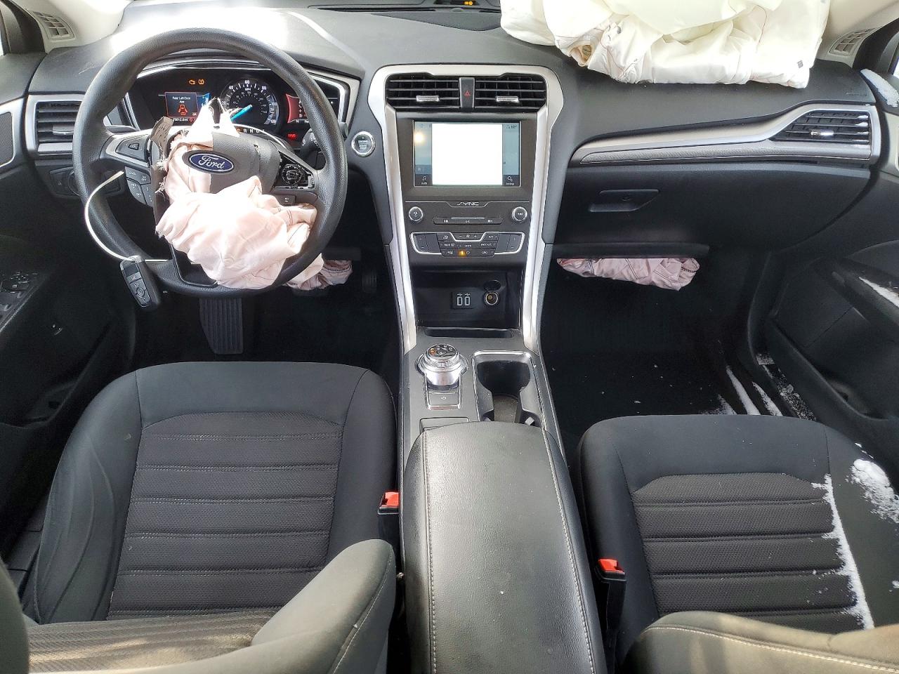 2020 FORD FUSION SE photo 8
