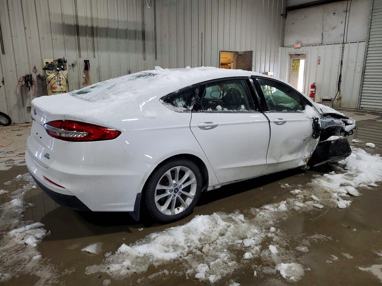 2020 FORD FUSION SE photo 3