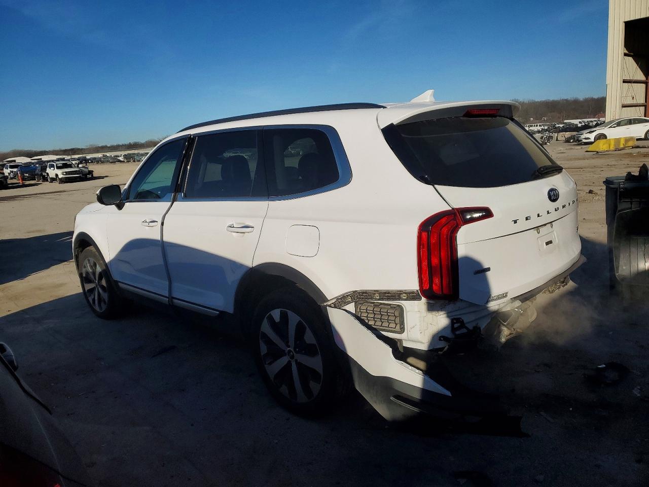2021 KIA TELLURIDE S photo 2