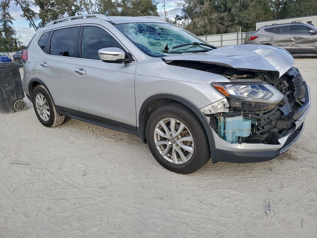 2019 NISSAN ROGUE S photo 4