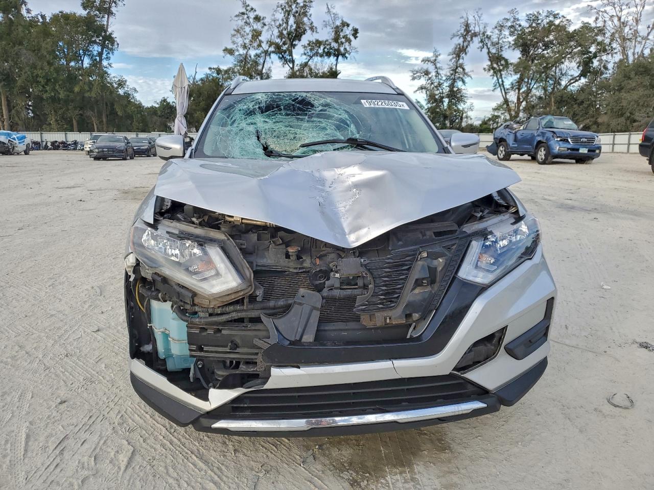 2019 NISSAN ROGUE S photo 5