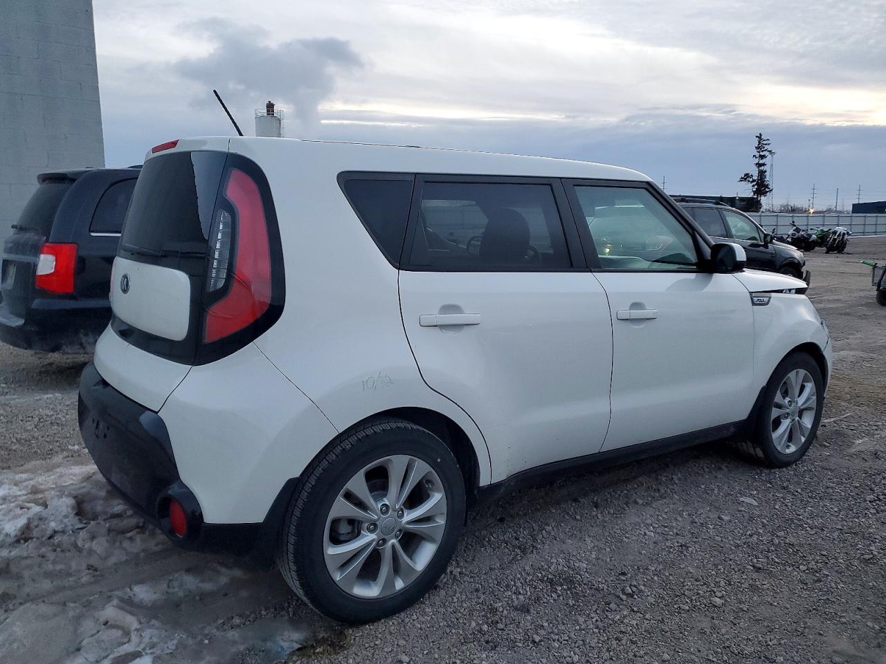 2016 KIA SOUL + photo 3