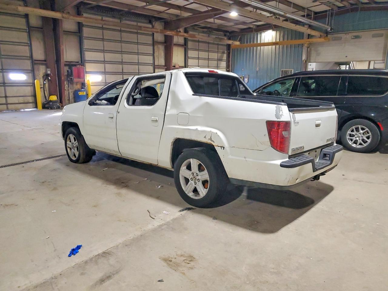 2011 HONDA RIDGELINE RTL photo 3