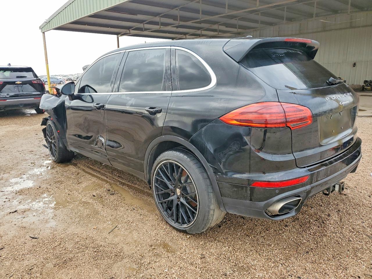2016 PORSCHE CAYENNE photo 2