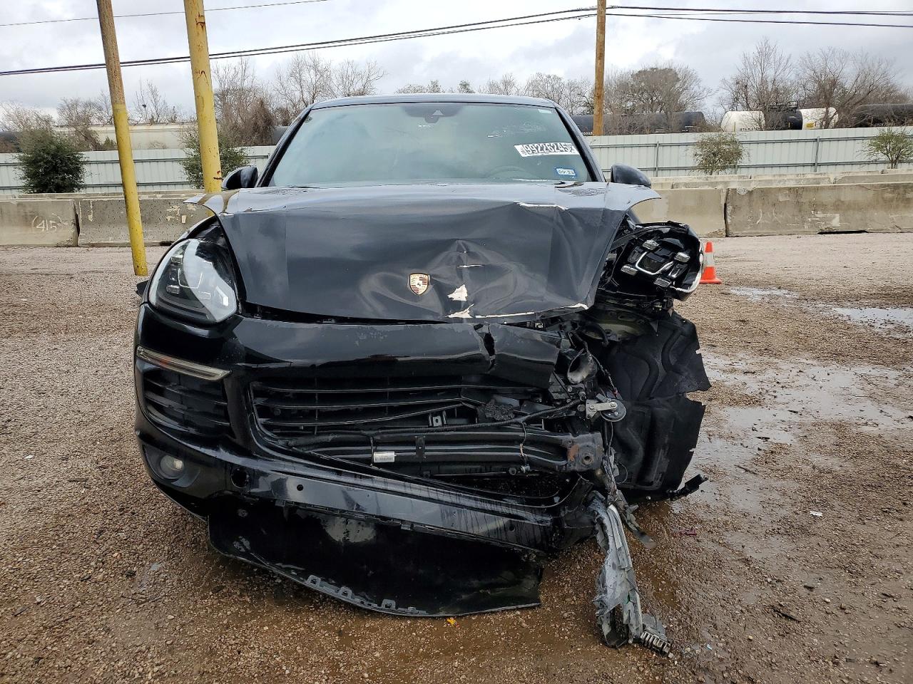 2016 PORSCHE CAYENNE photo 5