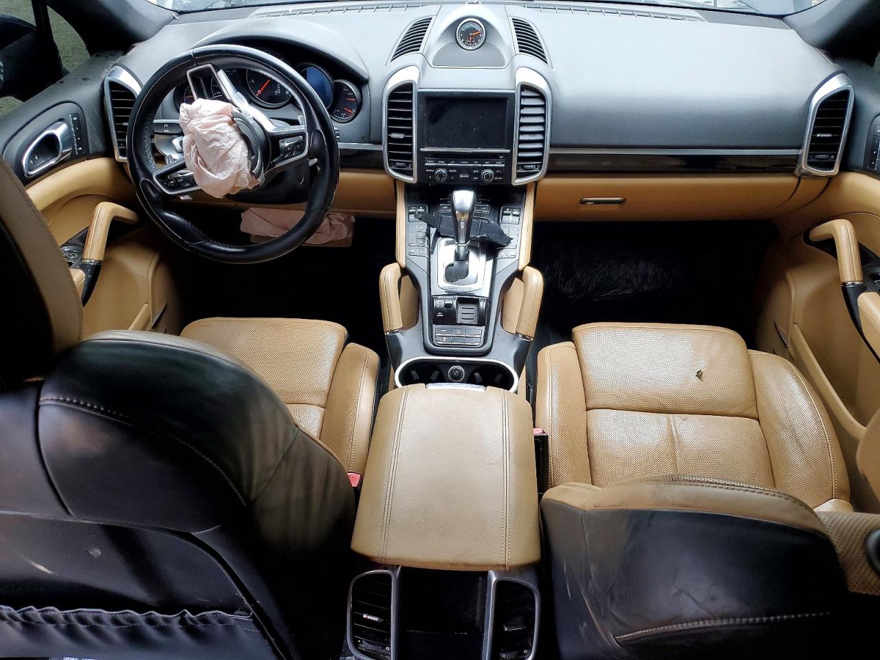 2016 PORSCHE CAYENNE photo 8