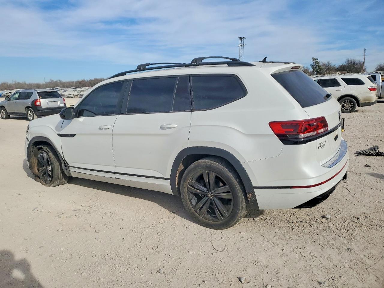 2023 VOLKSWAGEN ATLAS SEL R-LINE photo 4