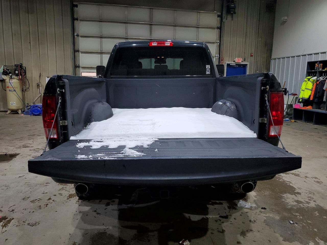 2016 RAM 1500 ST photo 6