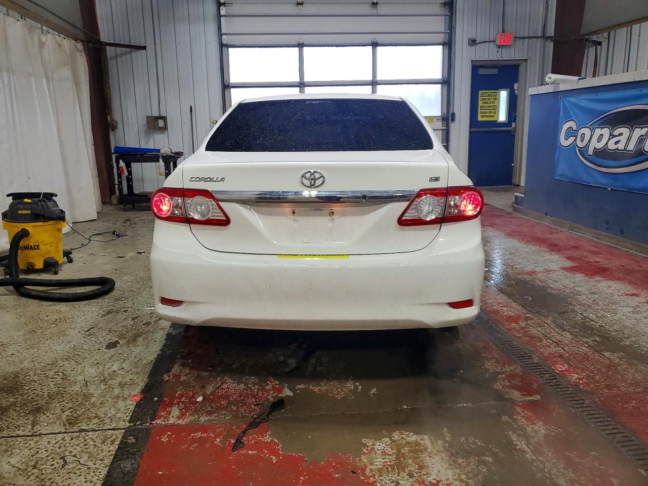 2011 TOYOTA COROLLA LE photo 6