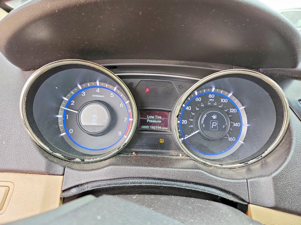 2013 HYUNDAI SONATA SE photo 9