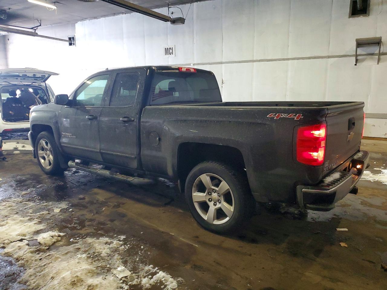 2016 CHEVROLET SILVERADO K1500 LT photo 2