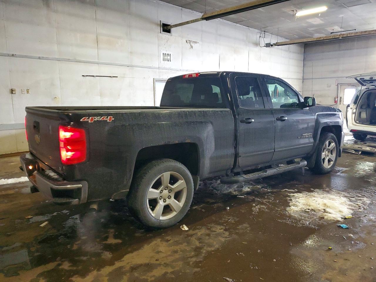 2016 CHEVROLET SILVERADO K1500 LT photo 3