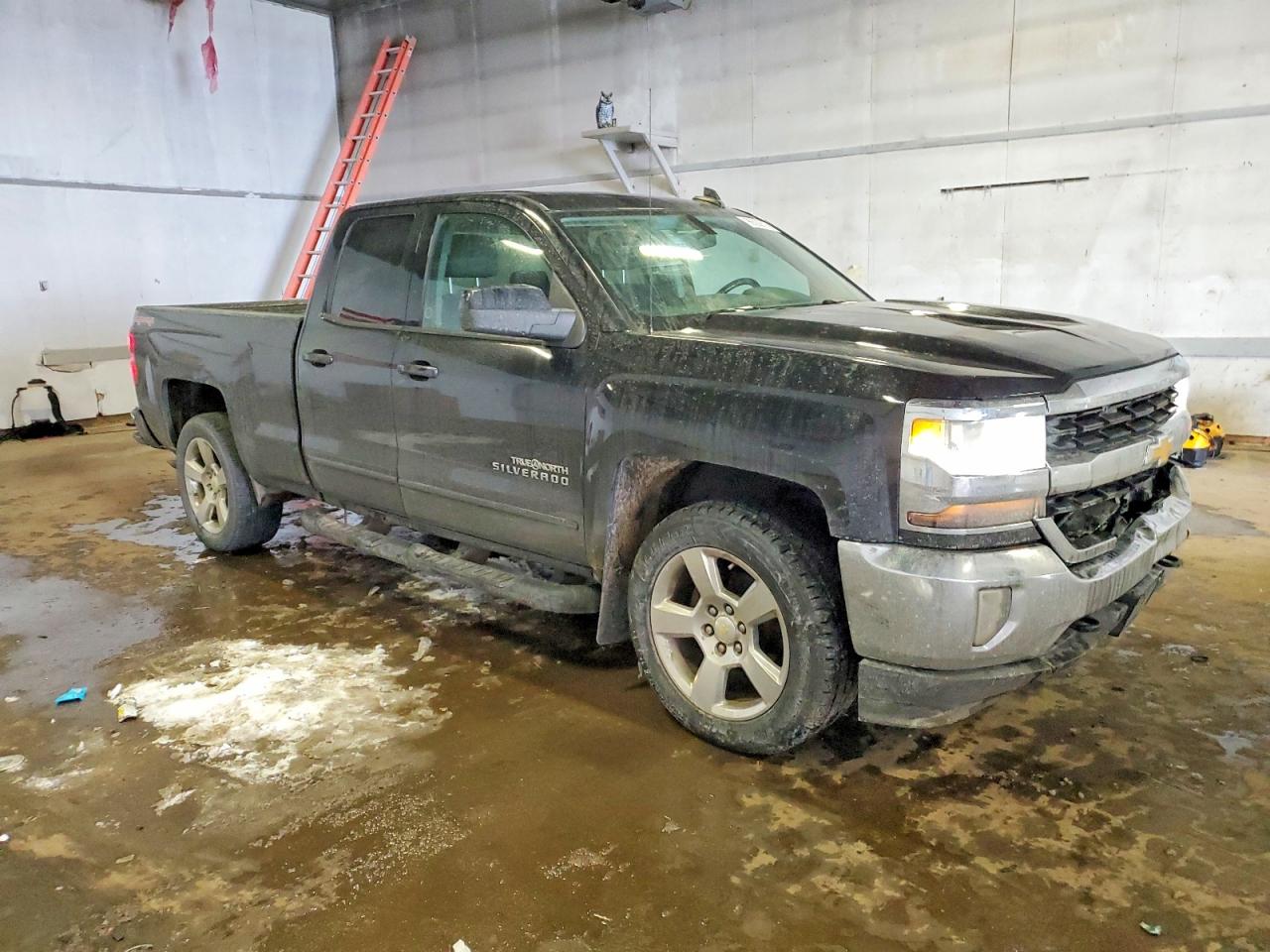 2016 CHEVROLET SILVERADO K1500 LT photo 4