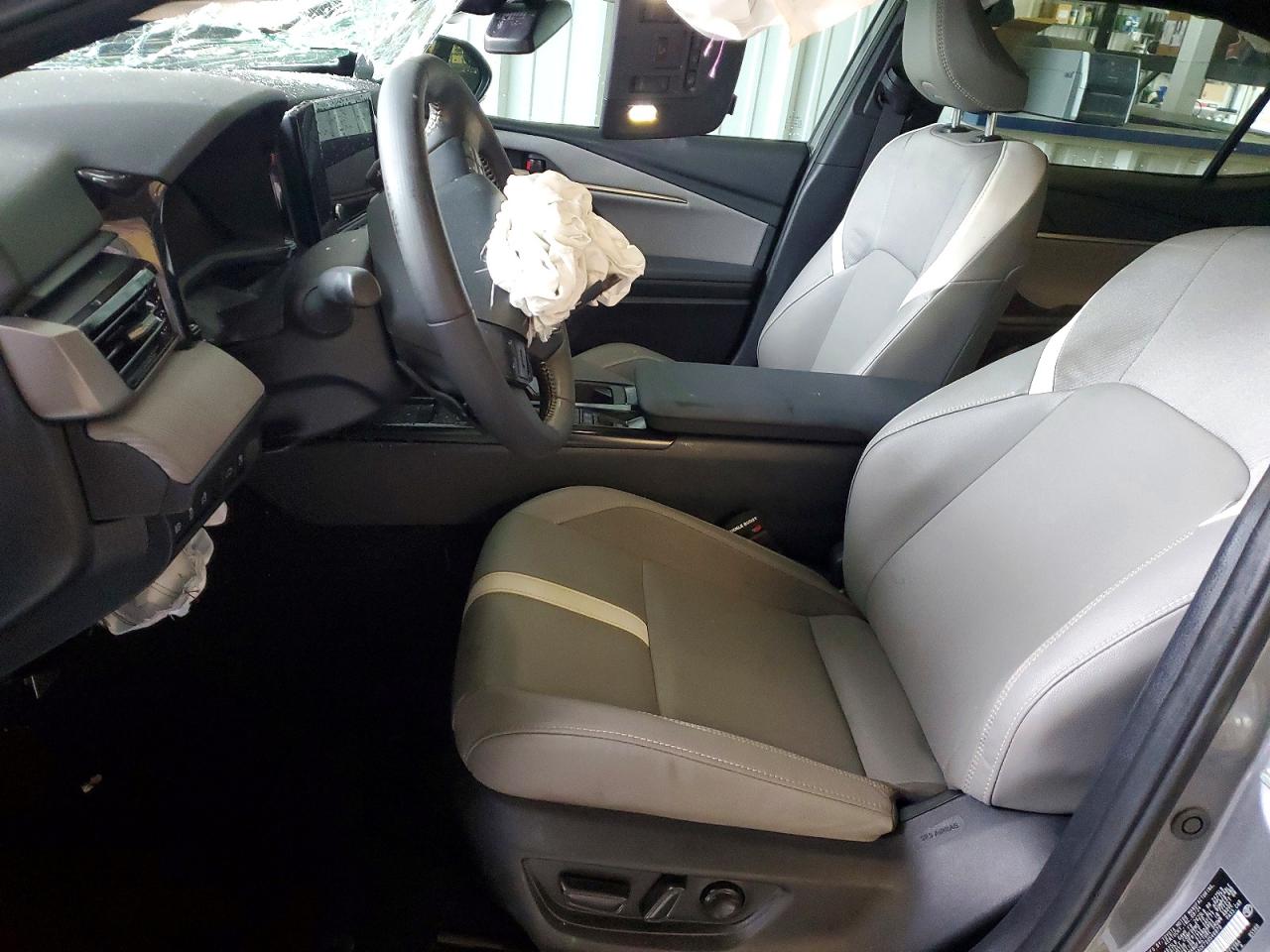 2025 TOYOTA CAMRY XSE photo 7