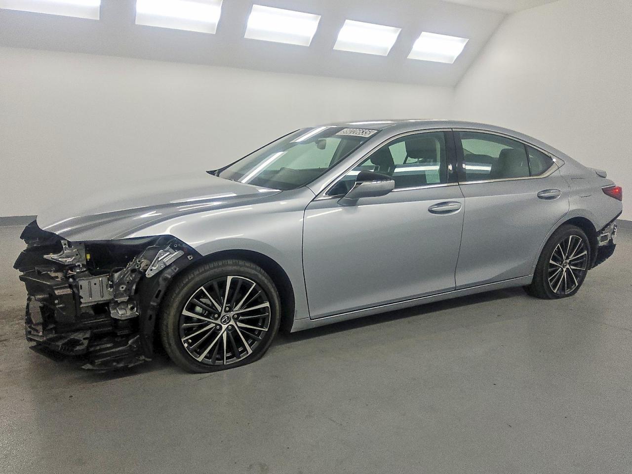 2025 LEXUS ES