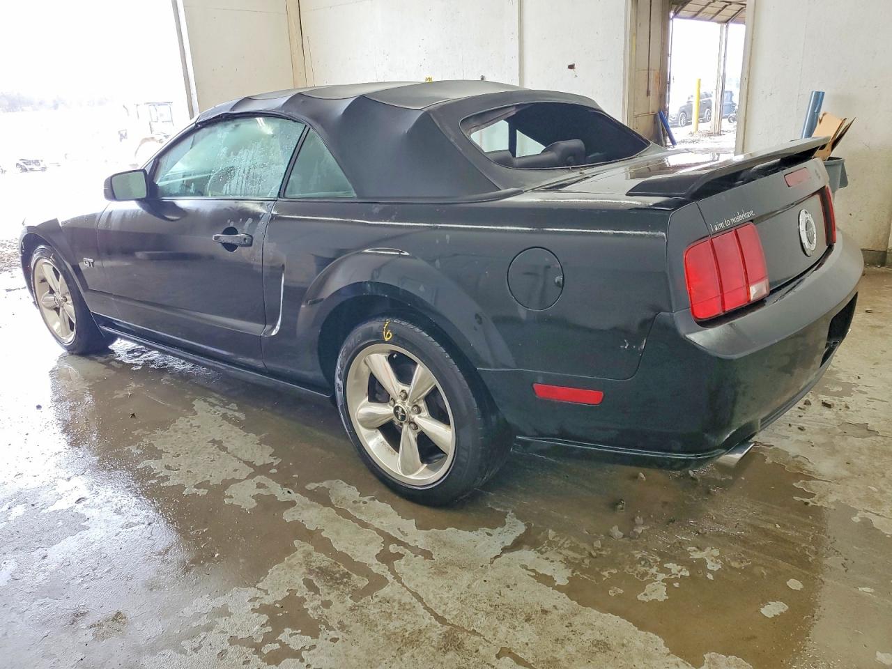 2006 FORD MUSTANG GT photo 2