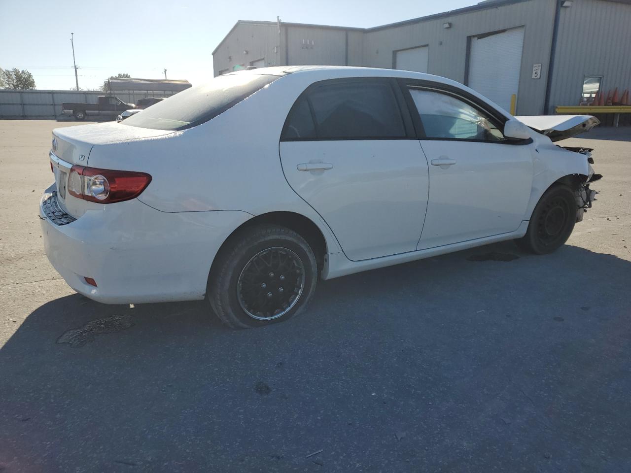 2011 TOYOTA COROLLA BASE photo 3