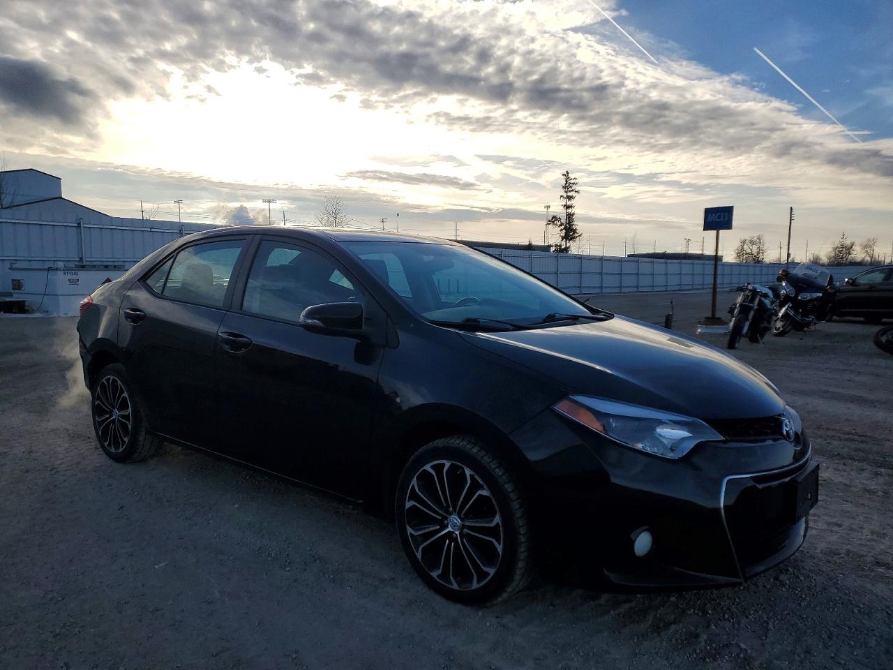 2014 TOYOTA COROLLA L photo 4