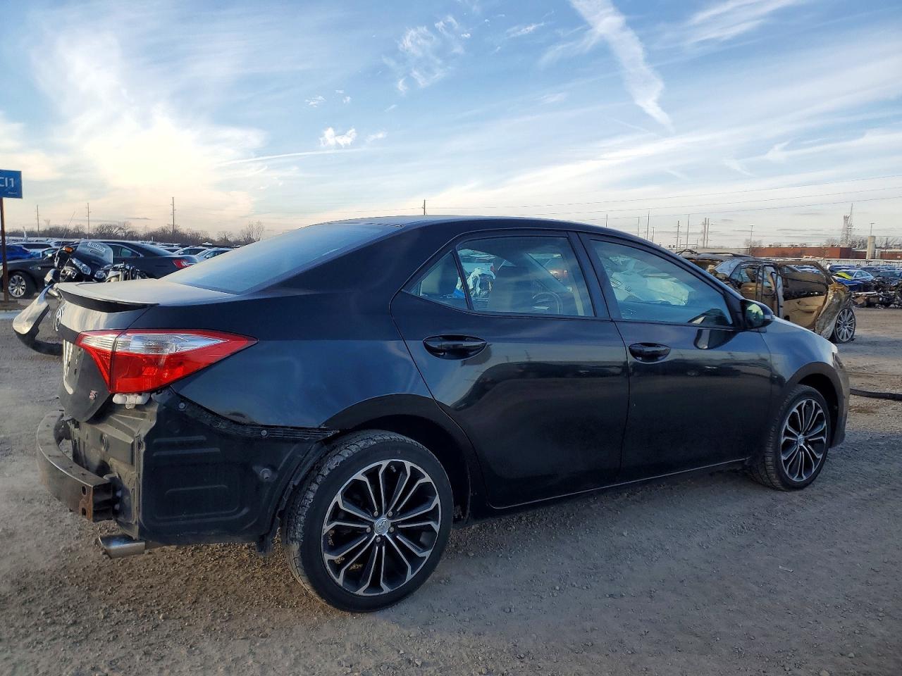 2014 TOYOTA COROLLA L photo 3