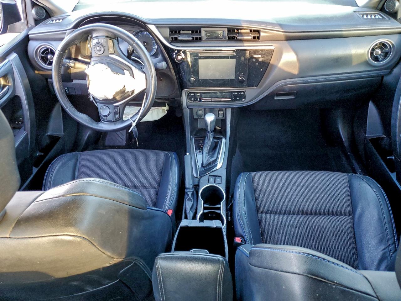 2017 TOYOTA COROLLA L photo 15