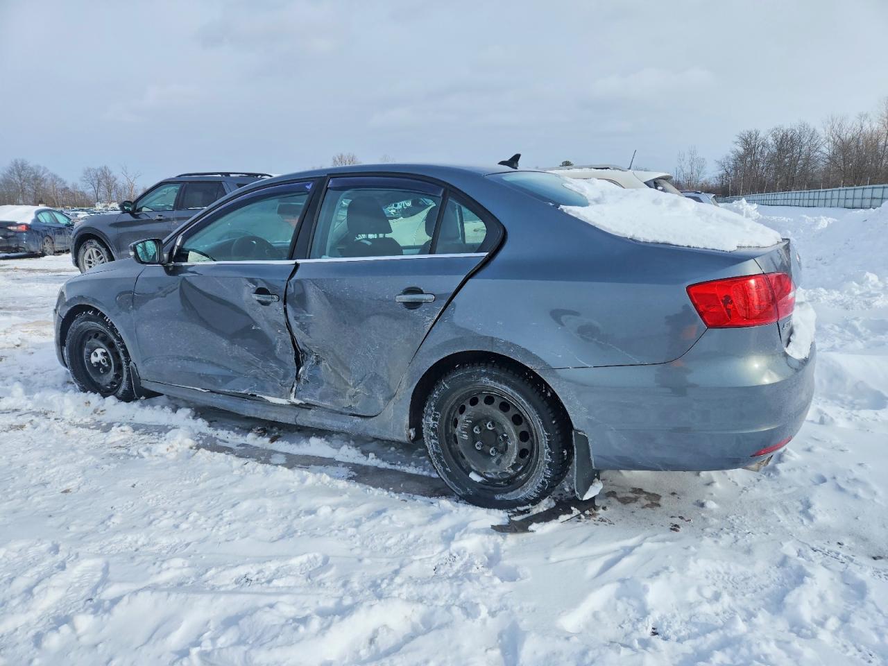 2013 VOLKSWAGEN JETTA SE photo 2