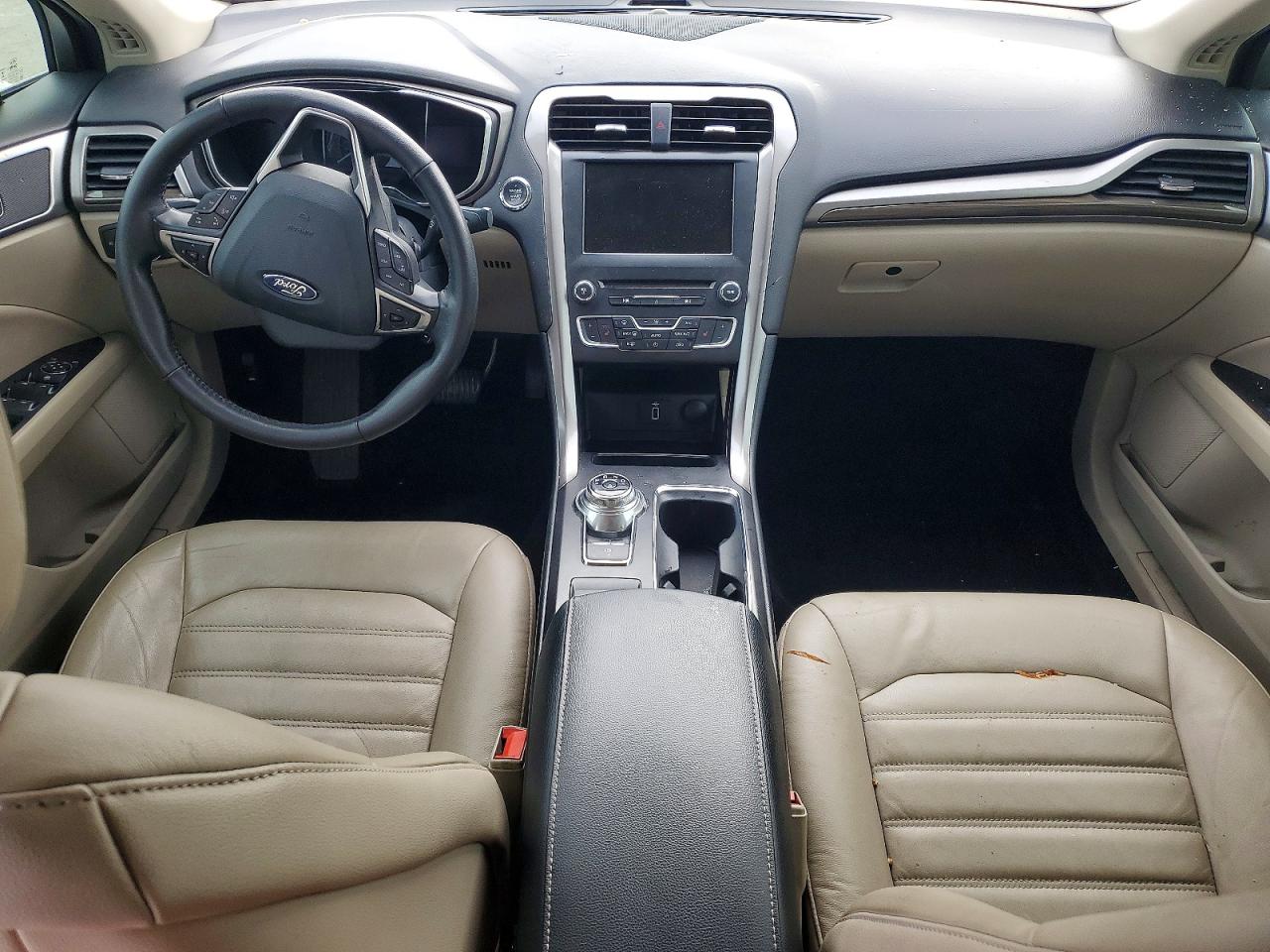 2017 FORD FUSION SE photo 8