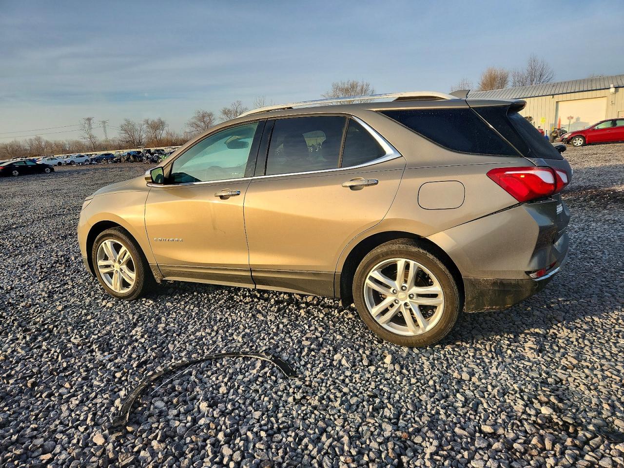 2018 CHEVROLET EQUINOX PREMIER photo 2