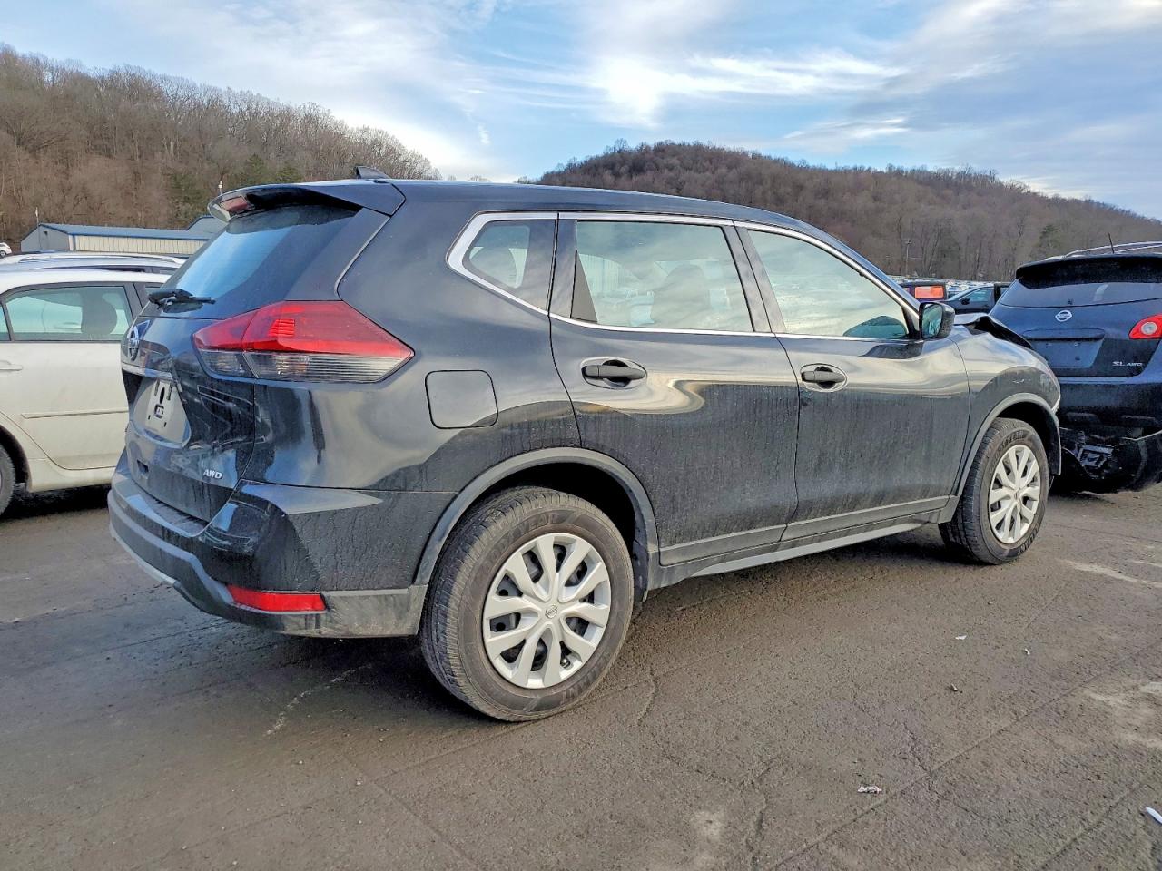 2020 NISSAN ROGUE S photo 3