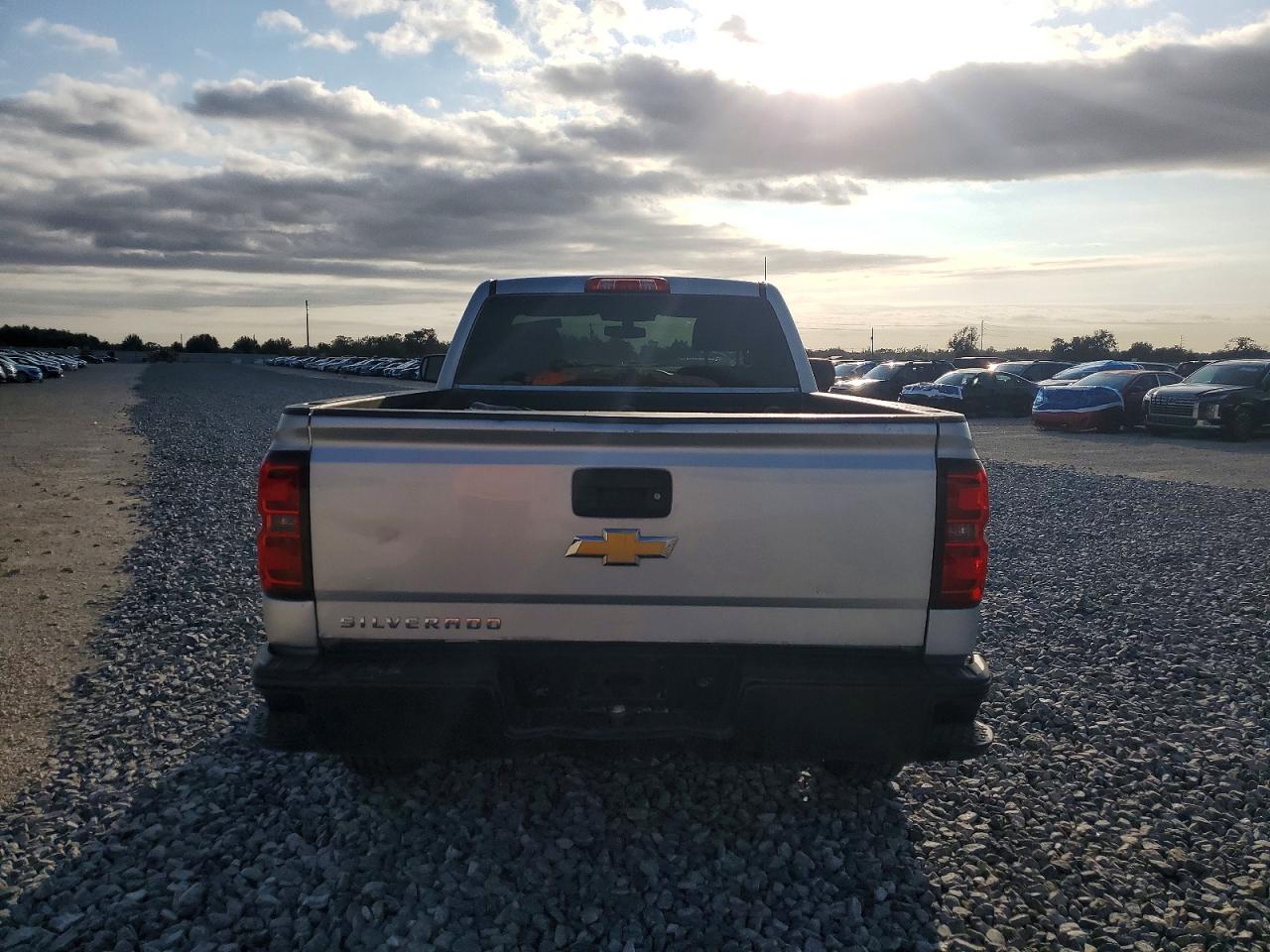 2015 CHEVROLET SILVERADO C1500 photo 6