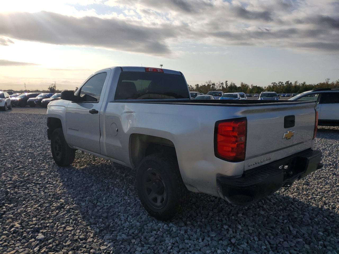 2015 CHEVROLET SILVERADO C1500 photo 2