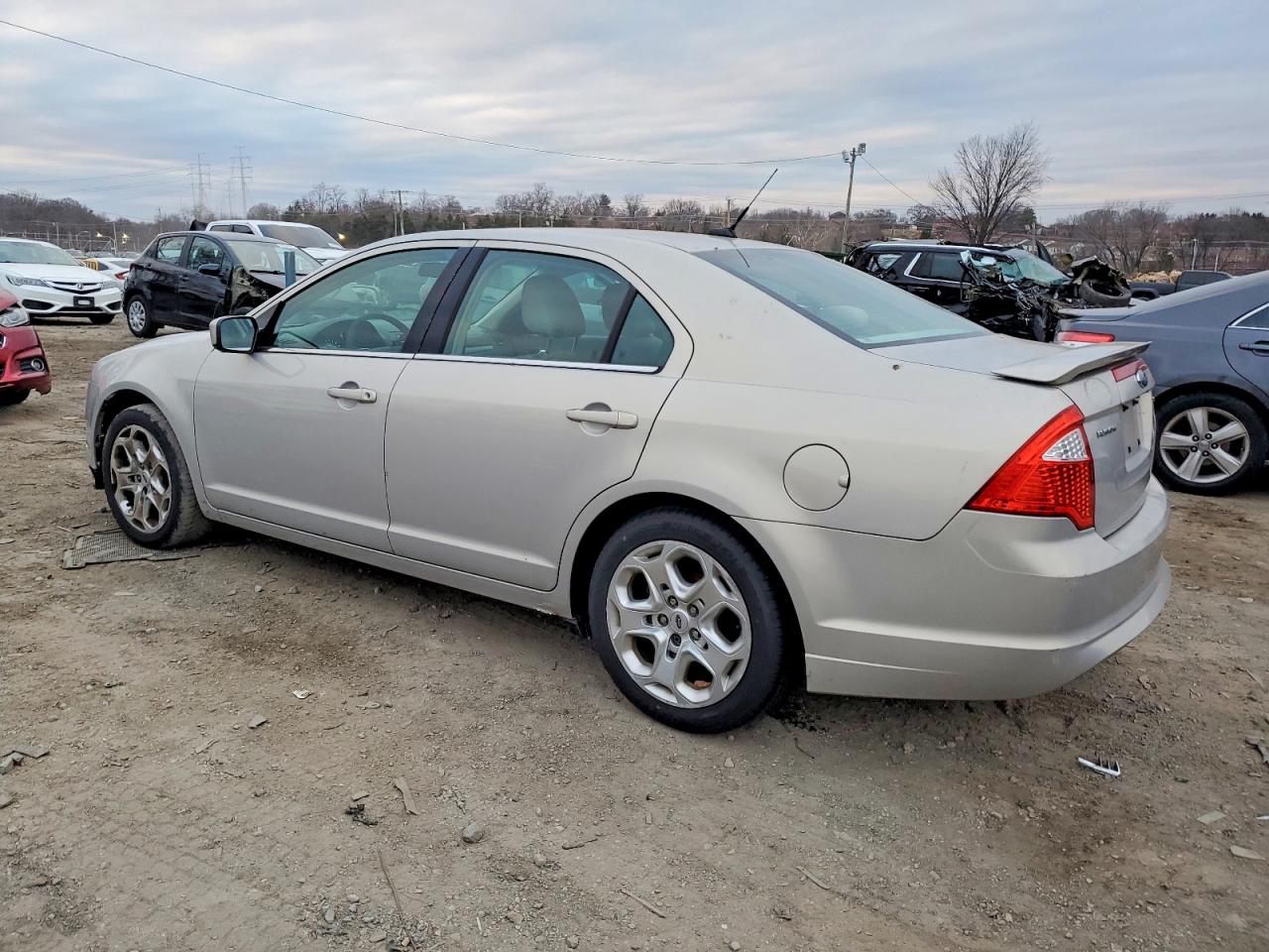 2010 FORD FUSION SE photo 2