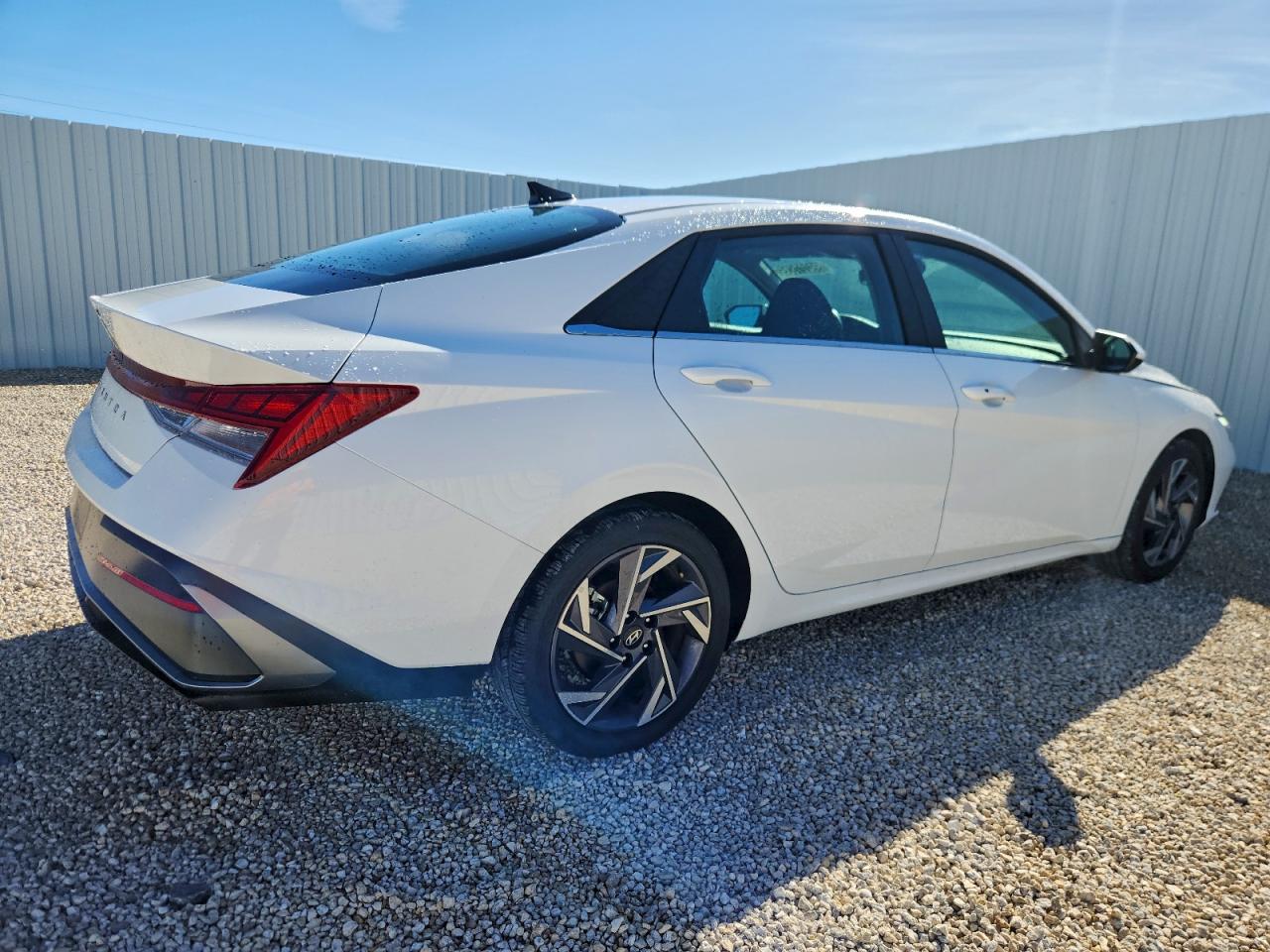 2025 HYUNDAI ELANTRA SEL photo 3