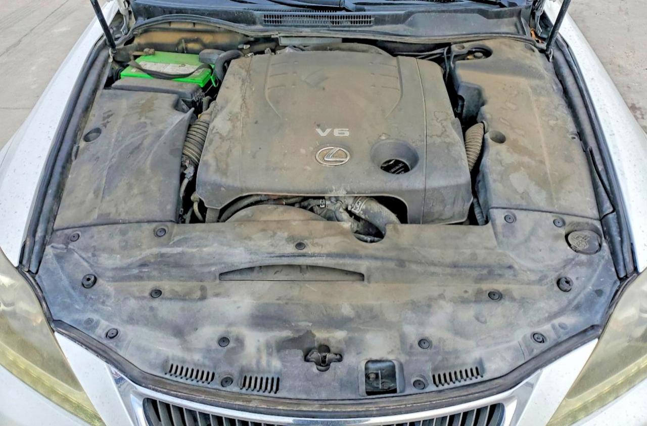 2012 LEXUS IS 250 photo 11