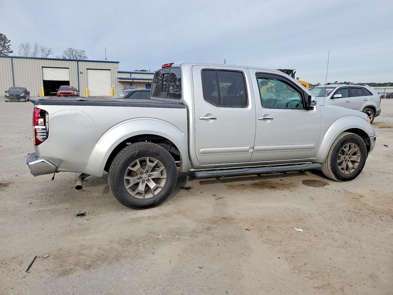 2019 NISSAN FRONTIER S photo 3