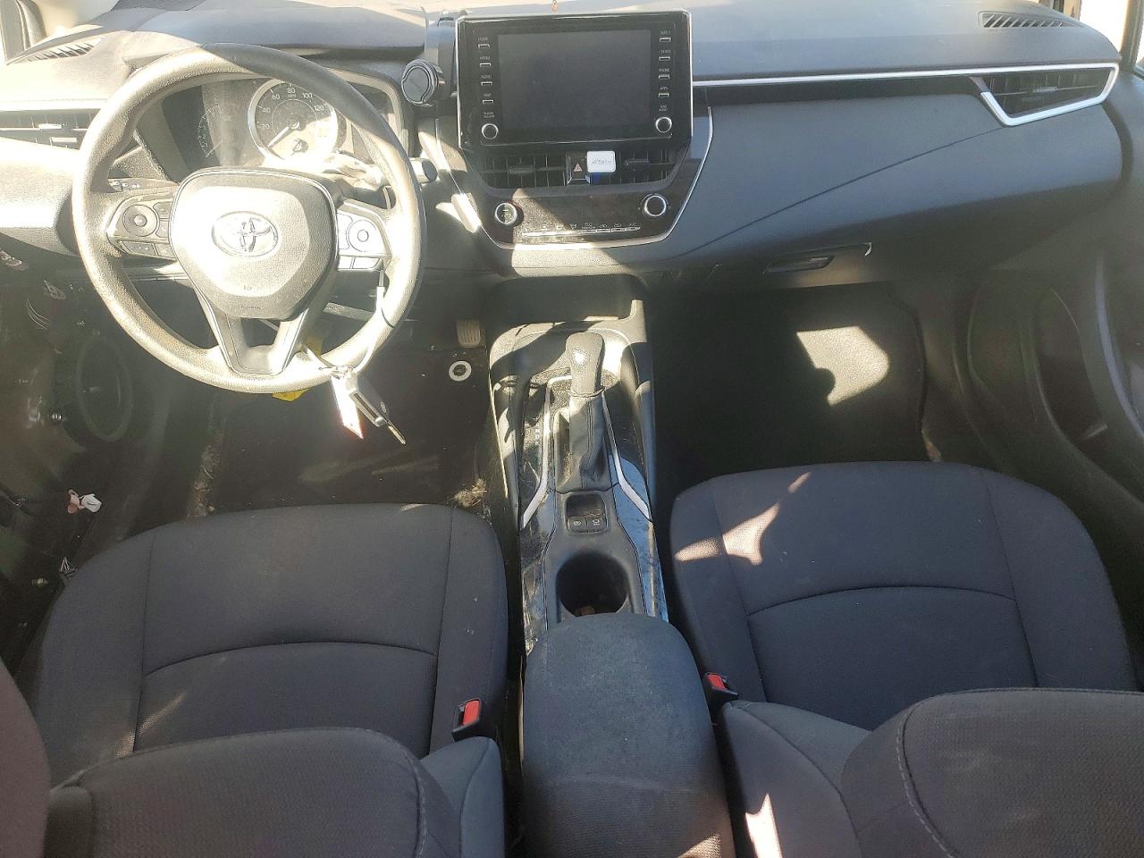 2020 TOYOTA COROLLA LE photo 8