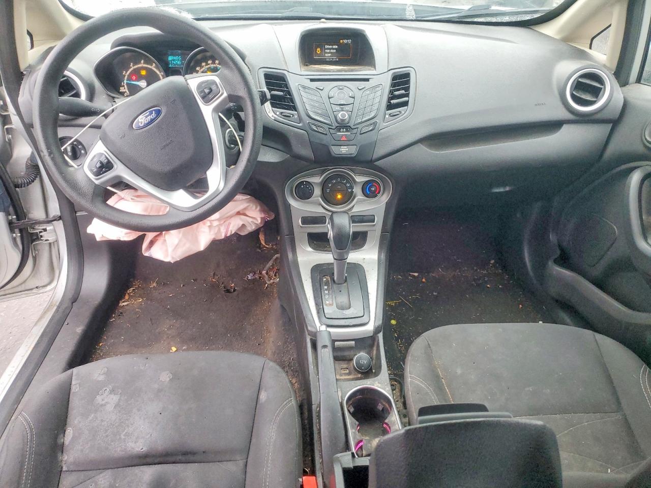 2018 FORD FIESTA SE photo 8