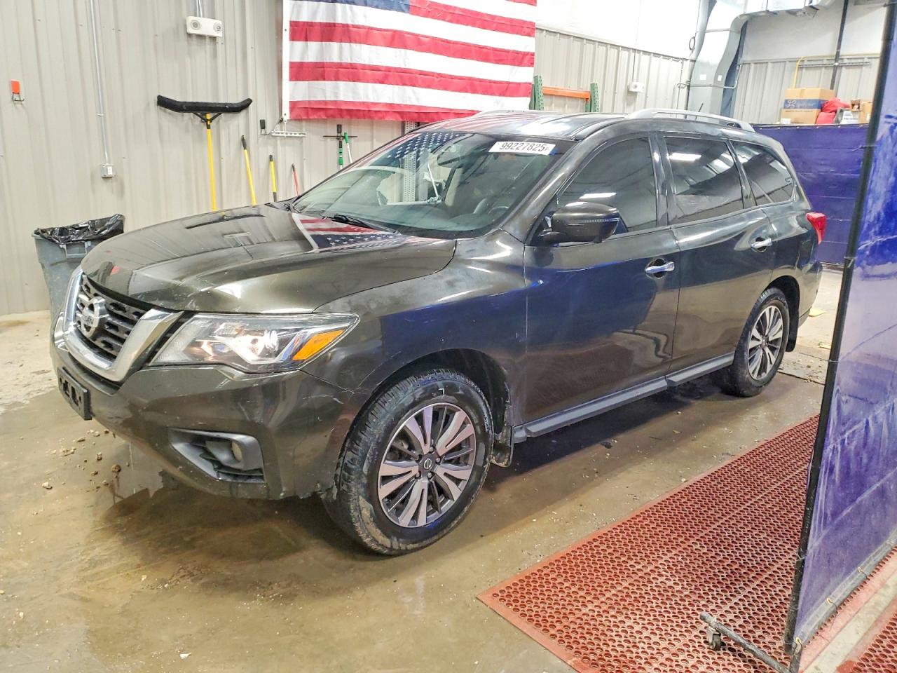 2017 NISSAN PATHFINDER