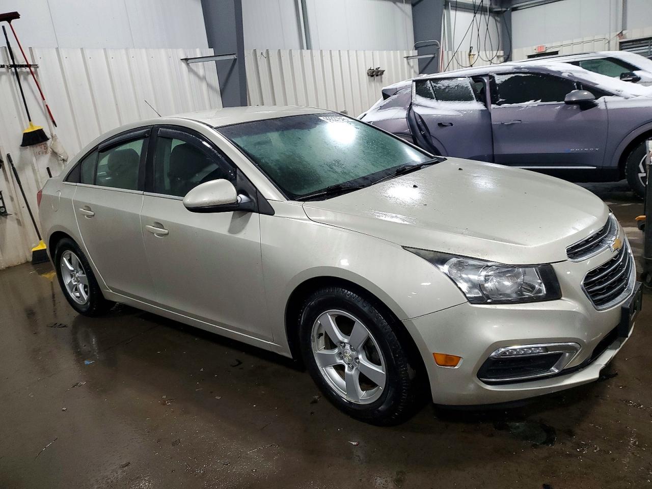 2016 CHEVROLET CRUZE LIMITED LT photo 4
