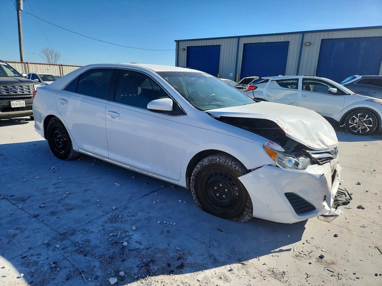 2013 TOYOTA CAMRY L photo 4